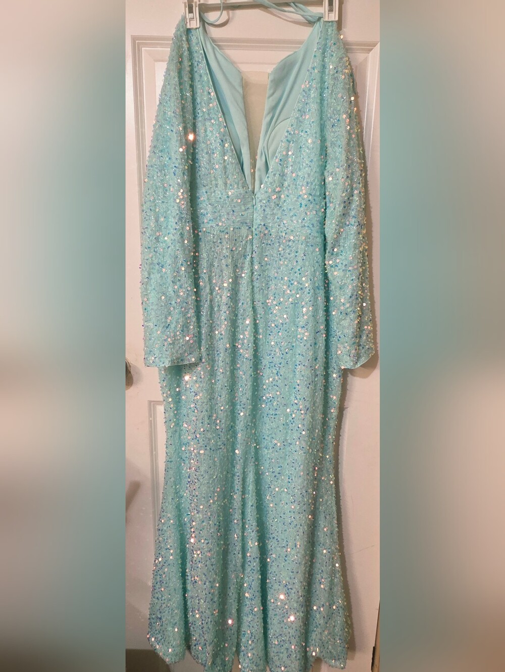 Giffniseti Holographic Sequin V-Neck Formal Gown 4x